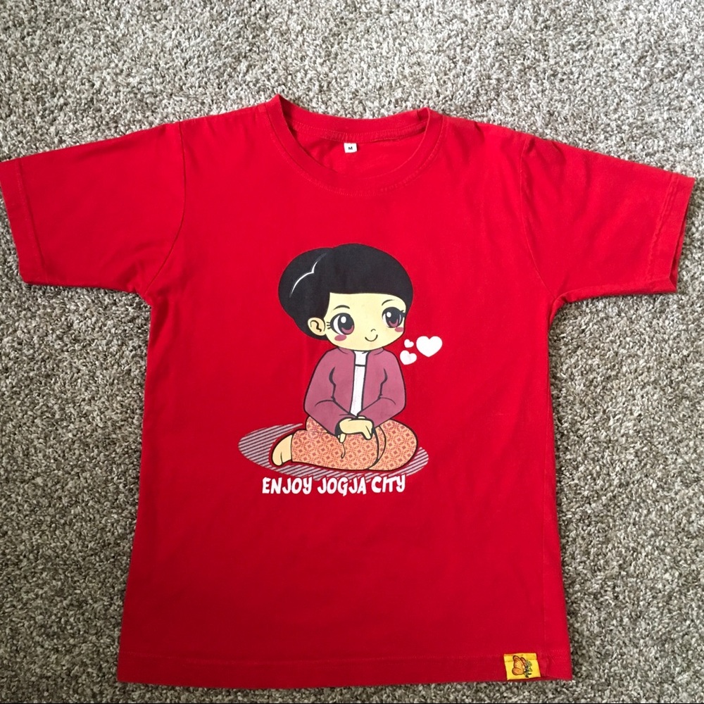 🎁 Girl’s T-Shirt with Traditional Lady print